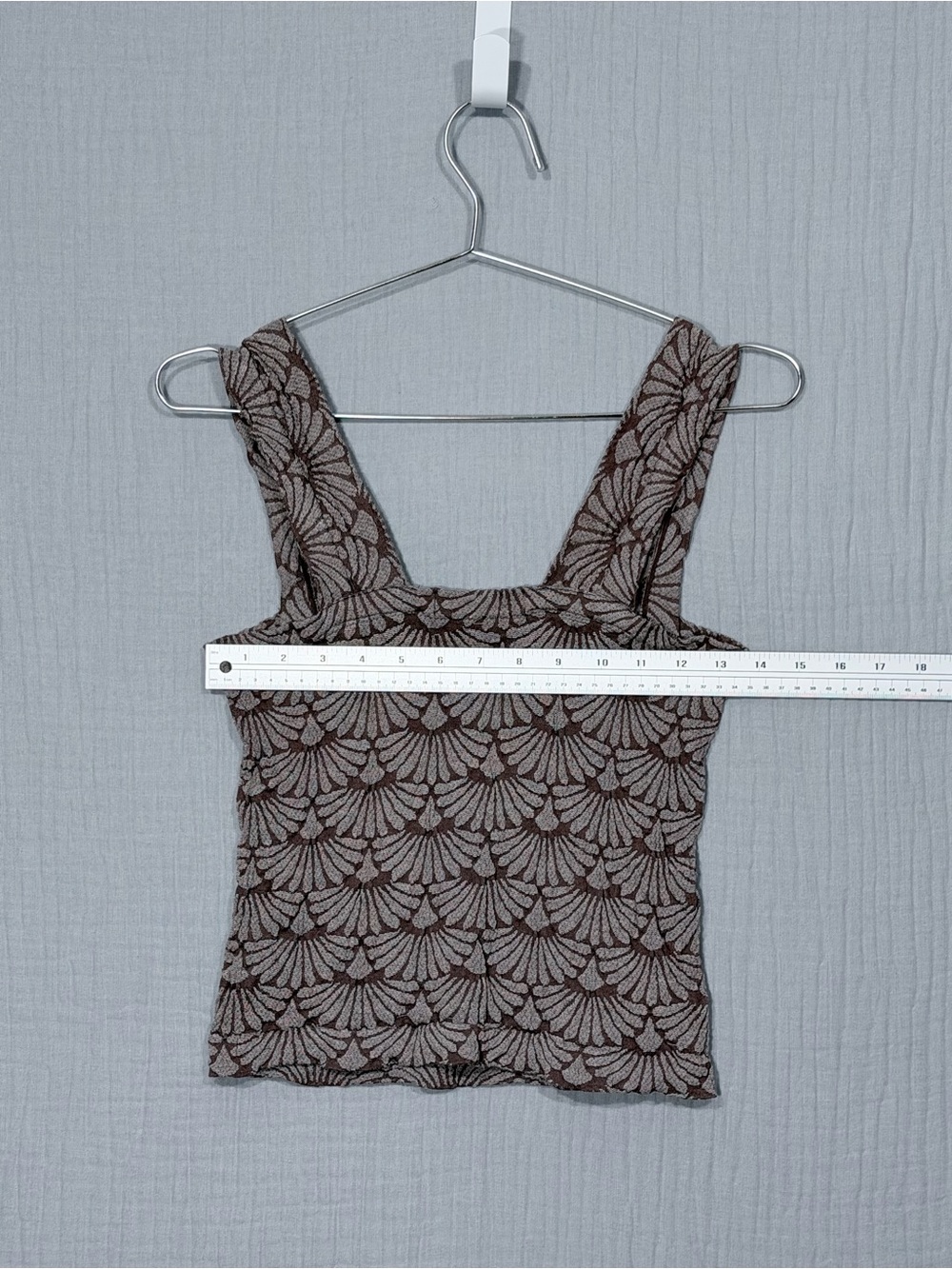 Coco & Shay | Square-Neck STRETCH Tank Top in Taupe | S/M - Picture 5 of 7